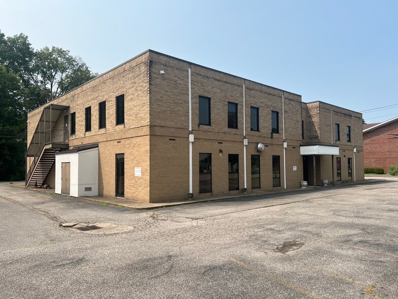 More Photos Of 4701 MacCorkle Ave SE, Charleston Medical For Sale