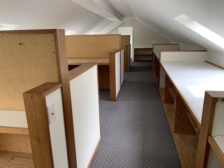 More Photos Of 864 Mapleton Rd, Princeton Office For Sale