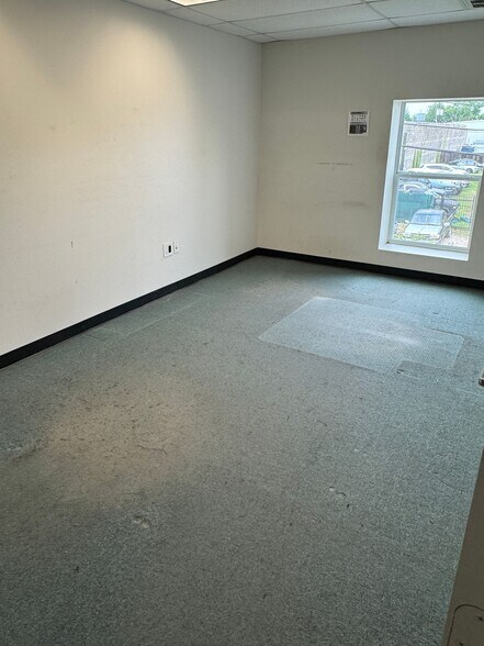 More Photos Of 8717 Windswept Ln, Houston Warehouse For Lease