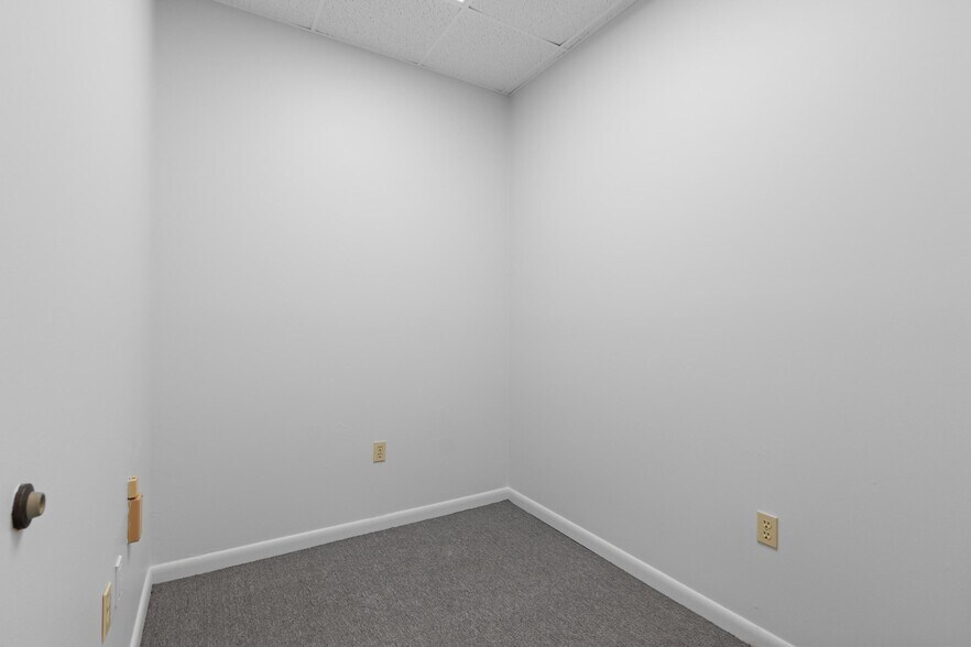 More Photos Of 2339 Sunset Point Rd, Clearwater Medical For Lease