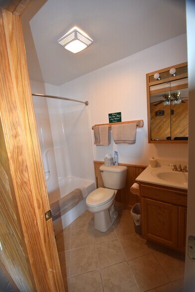 More Photos Of 109 Sinclair Rd, Sinclair Sports And Entertainment For Sale