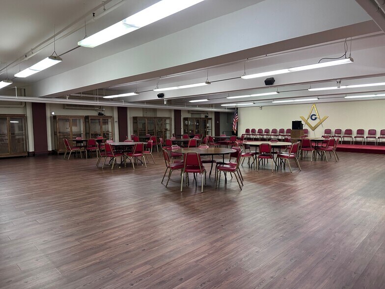 More Photos Of 213 W Chestnut St, Lancaster Lodge Meeting Hall For Sale