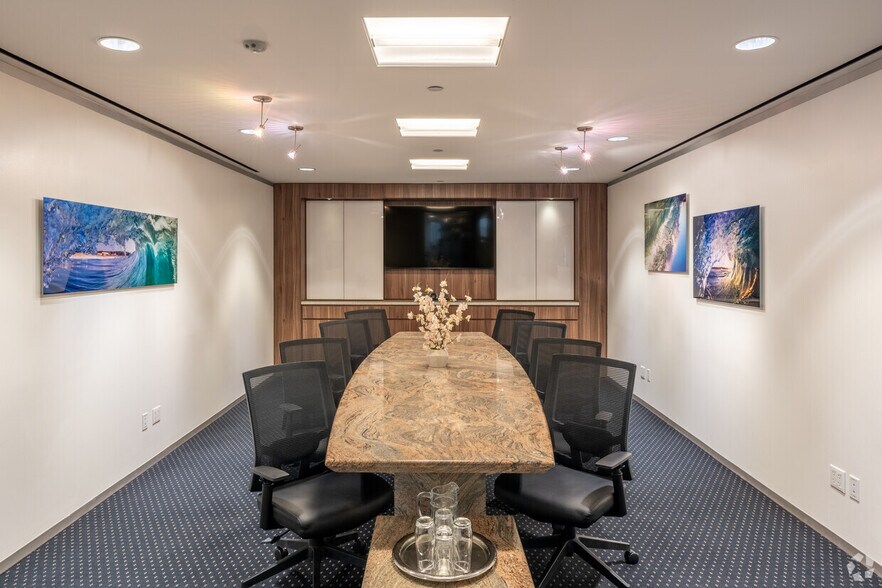 More Photos Of 17 State St, New York Coworking Space