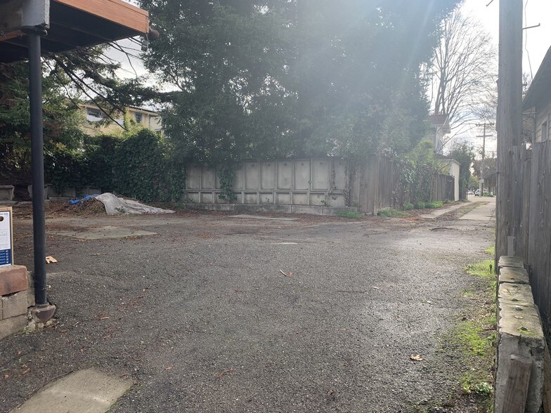 More Photos Of 1514-1516 University Ave, Berkeley Storefront For Sale