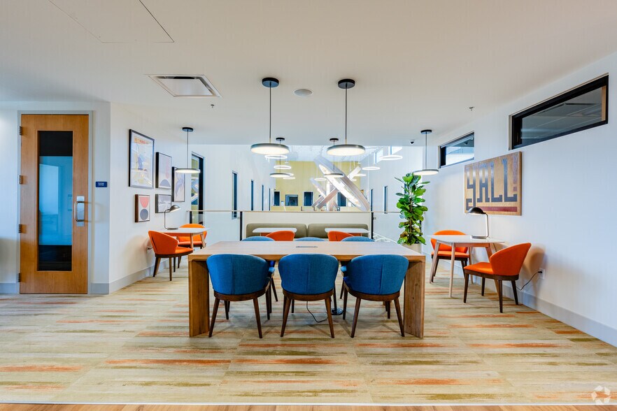 More Photos Of 8376 Davis Blvd, North Richland Hills Office For Lease