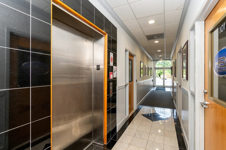 More Photos Of 3169 Braverton St, Edgewater Medical For Lease