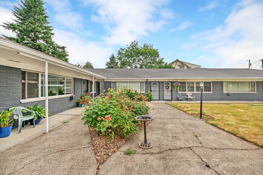 More Photos Of 206-240 NE 66th Ave, Portland Apartments For Sale