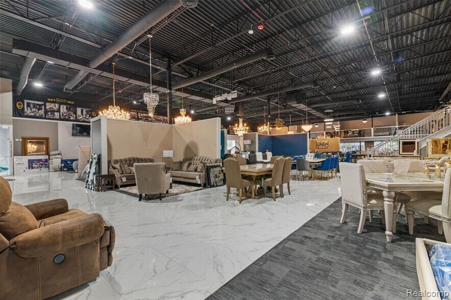 More Photos Of 29901 Ford Rd, Garden City Storefront For Lease