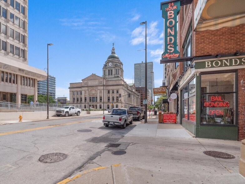 More Photos Of 622 S Calhoun St, Fort Wayne Office For Sale