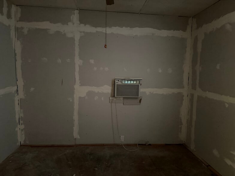 More Photos Of 217 Percy Ave, Yuba City Storefront For Sale