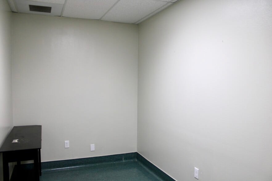 More Photos Of 135 Carmen Ln, Santa Maria Rehabilitation Center For Lease