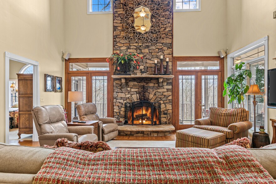 More Photos Of 734 Fincher Rd, Covington Flex For Sale