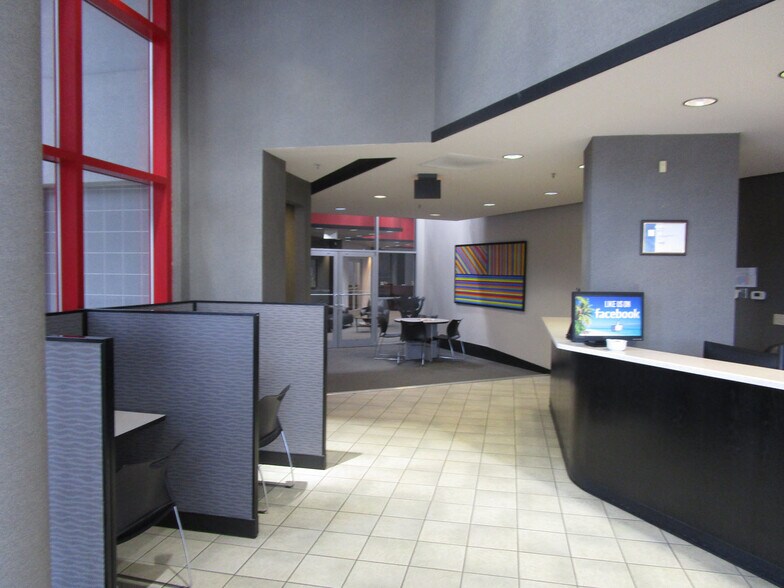 More Photos Of 7127-7133 Riverside Pky, Tulsa Office For Sale