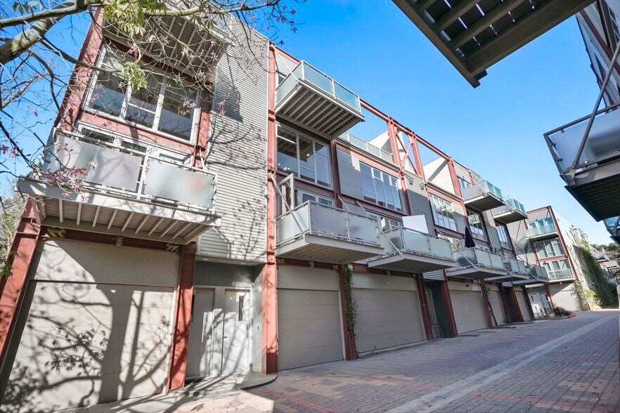 More Photos Of 3450 Cahuenga Blvd W, Los Angeles Office Residential For Lease