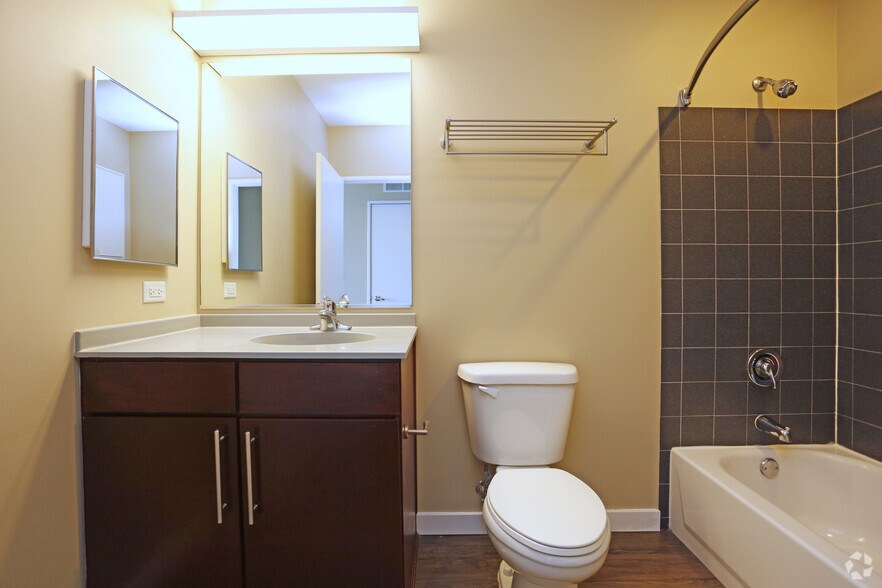 More Photos Of 1401 S State St, Chicago Apartments For Lease