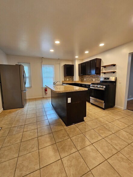 More Photos Of 203 Sanford St, Rochester Specialty For Sale