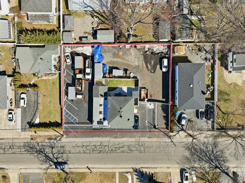 Primary Photo Of 150 N Delaware Ave, Lindenhurst Storefront Retail Residential For Sale