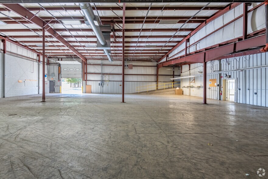 More Photos Of 612 E Lake St, Lake Mills Industrial For Sale
