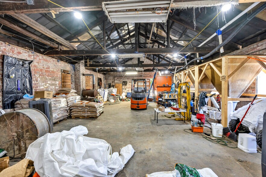 More Photos Of 1177 Richtex Rd, Winnsboro Showroom For Sale