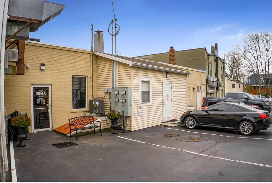 More Photos Of 562-572 Main St, Branford Storefront Retail Residential For Sale