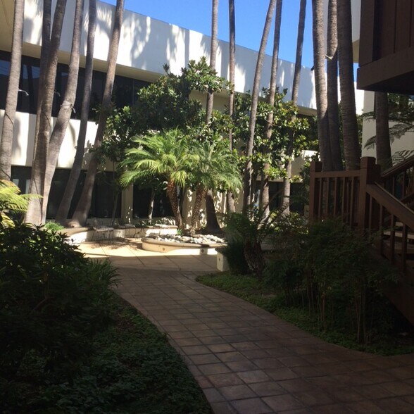 More Photos Of 30423 Canwood St, Agoura Hills Office For Sale