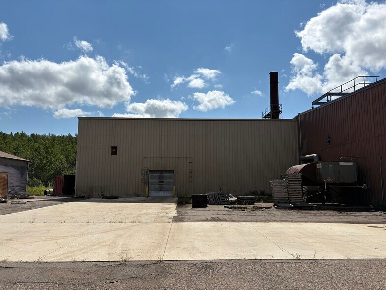 More Photos Of 555 W 25th St, Hibbing Manufacturing For Sale