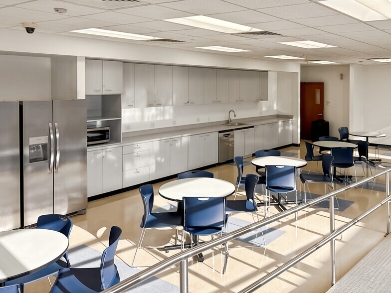 More Photos Of 26 Patriot Pl, Foxborough Coworking Space