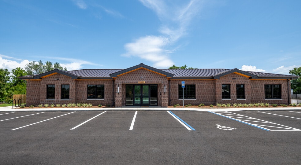 Primary Photo Of 11060 Hutchison Blvd, Panama City Beach Medical For Lease