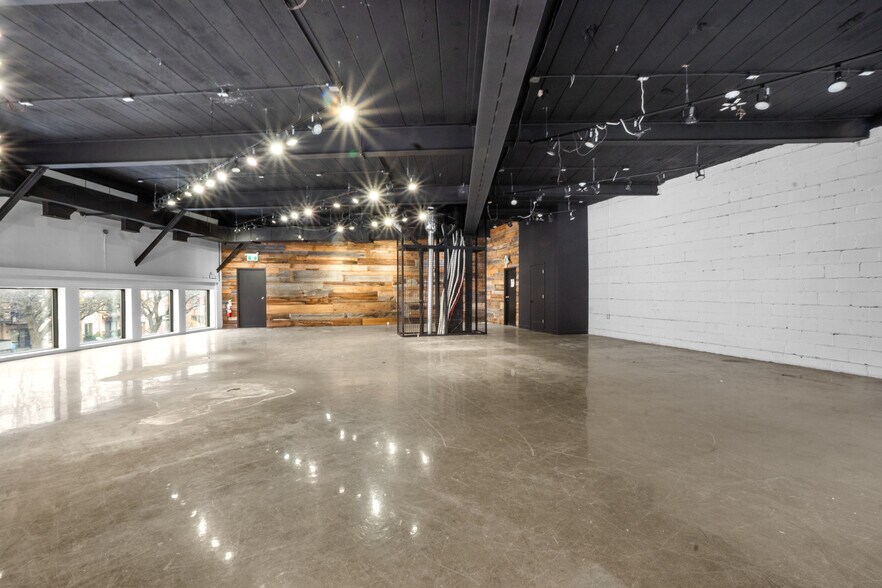 More Photos Of 3000 Rue Saint-Antoine O, Montréal Storefront Retail Office For Lease