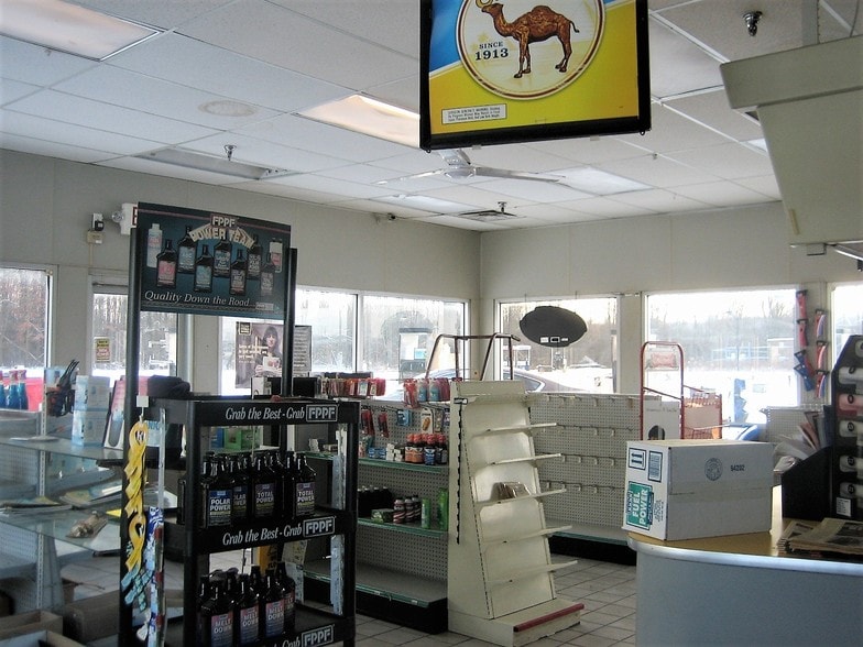 More Photos Of 5301 Seventy-six Dr, Youngstown Service Station For Sale