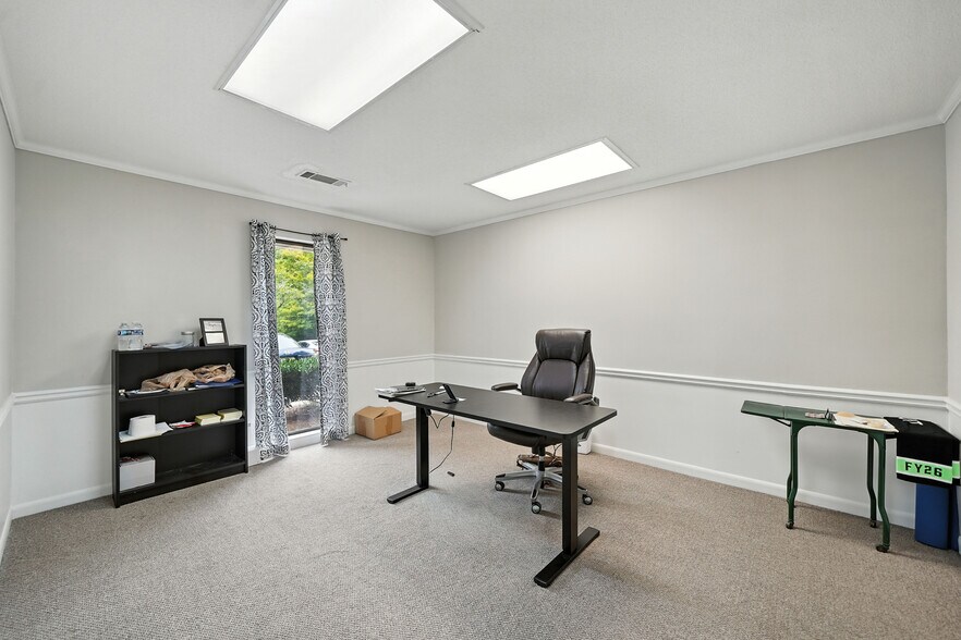 More Photos Of 11285 Elkins Rd, Roswell Office Residential For Sale