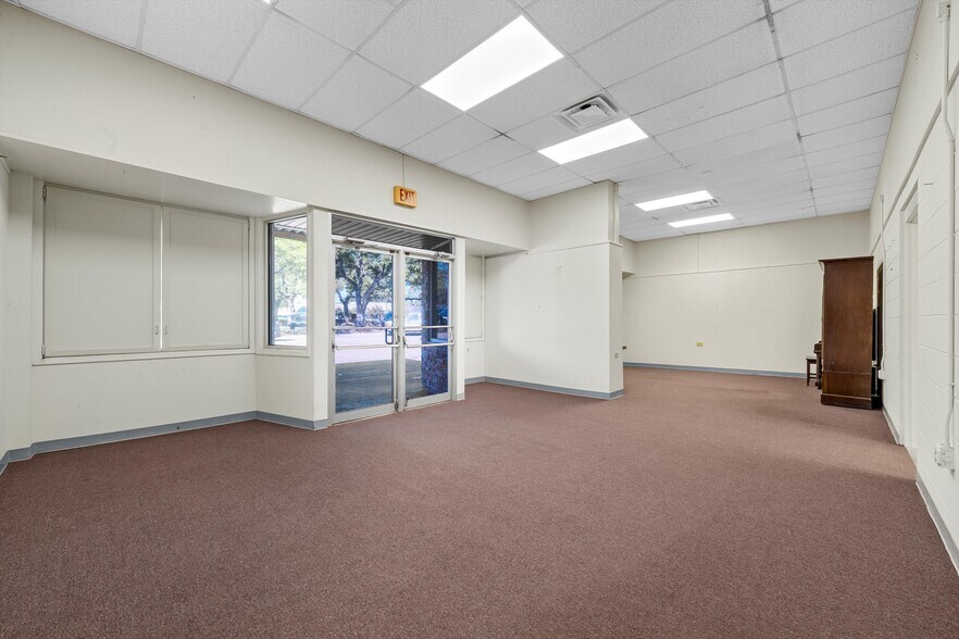 More Photos Of 107 W Main St, Cameron Storefront Retail Office For Lease