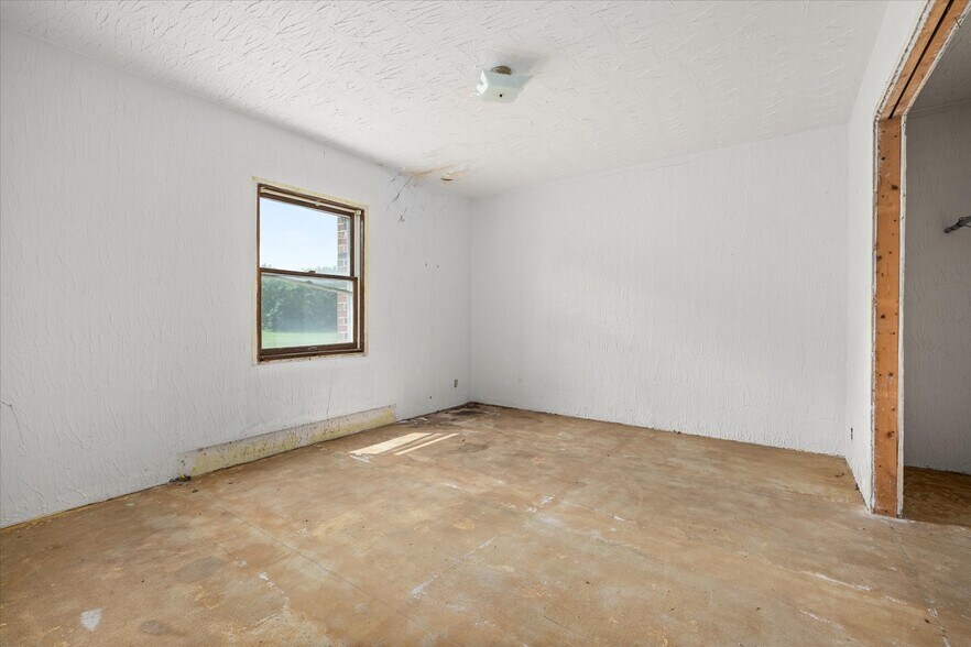 More Photos Of 170 Round House St, Braidwood Apartments For Sale