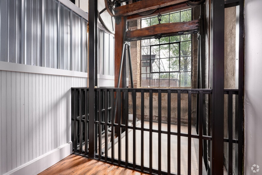 More Photos Of 705 N Main St, Winston-Salem Storefront Retail Office For Sale