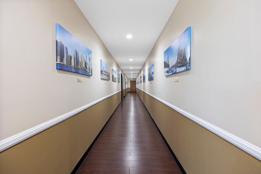 More Photos Of 23275 South Pointe Dr, Laguna Hills Office For Sale