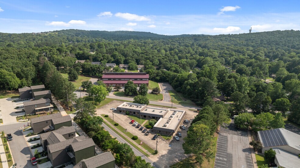 More Photos Of 2863 Old Missouri Rd, Fayetteville Office For Lease