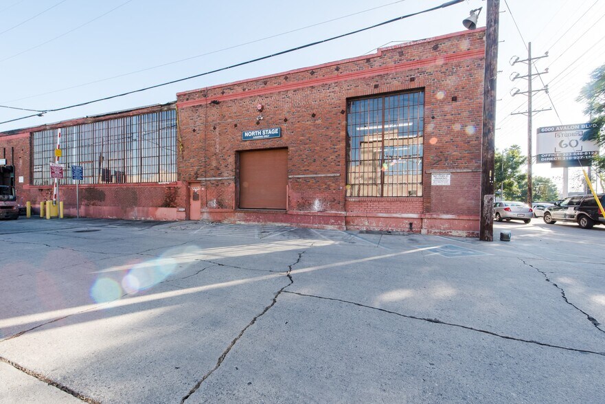 More Photos Of 6000 Avalon Blvd, Los Angeles Warehouse For Lease
