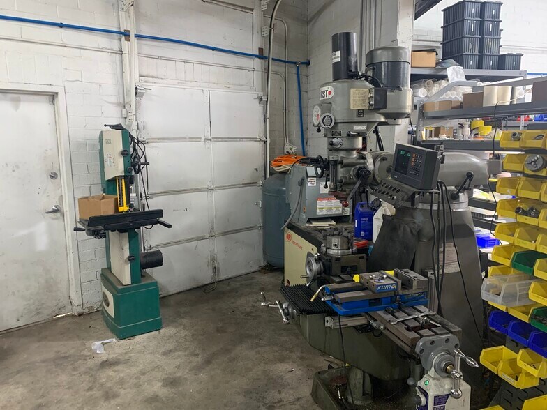 More Photos Of 10650 Irma Dr, Northglenn Industrial For Sale