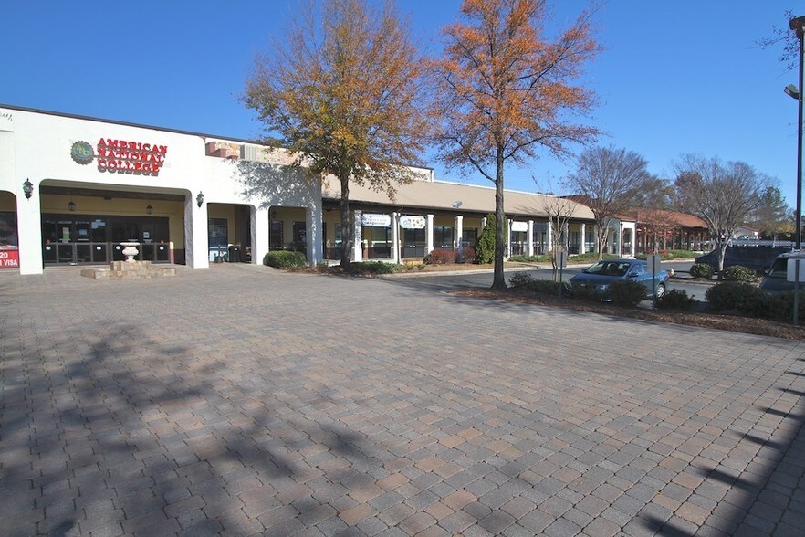 More Photos Of 5522 New Peachtree Rd, Chamblee General Retail For Lease