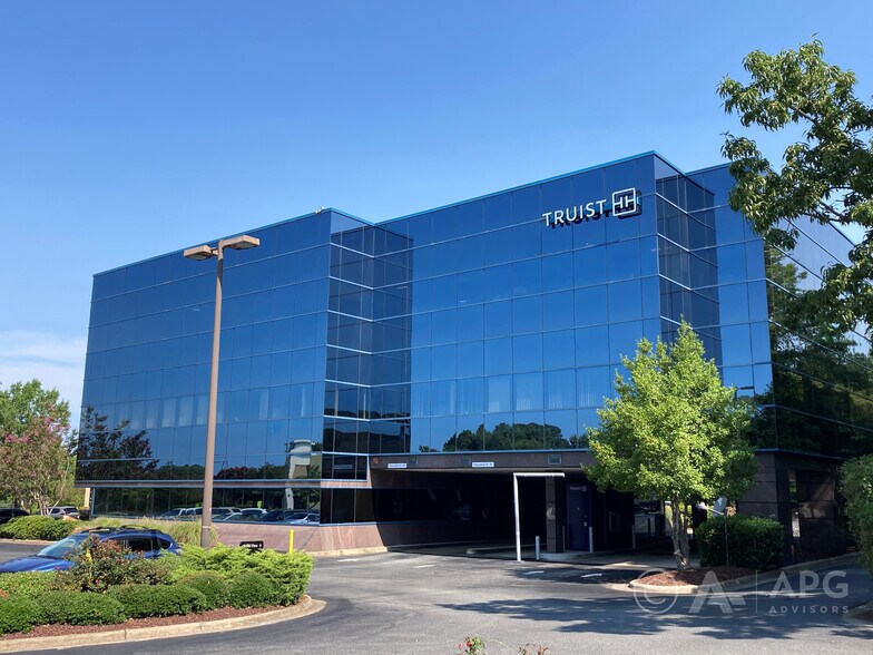 More Photos Of 4011 University Dr, Durham Office Residential For Lease