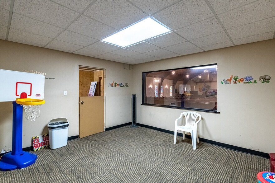 More Photos Of 6205 Miller Ln, Dayton Religious Facility For Sale