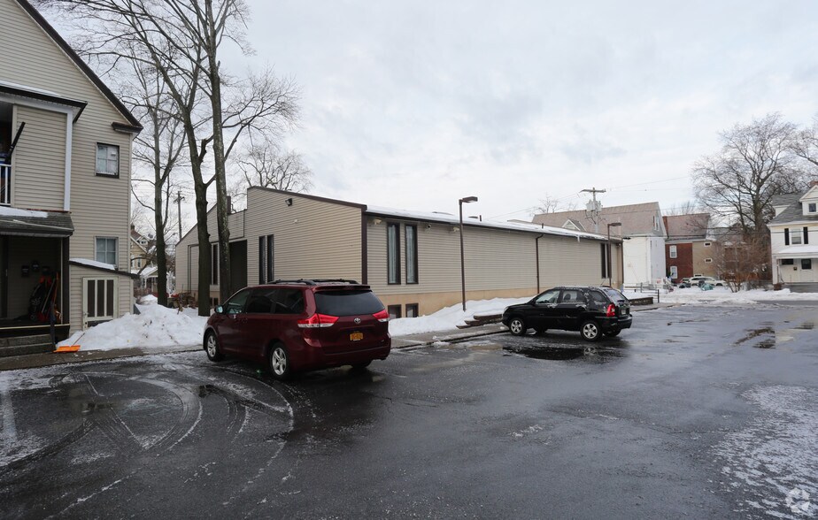 More Photos Of 1401 Union St, Schenectady Medical For Lease
