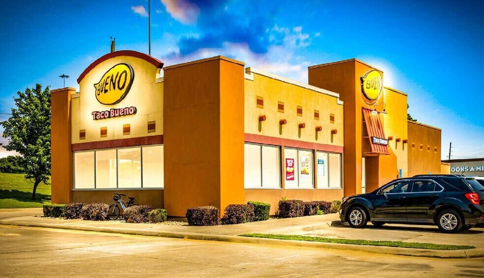Primary Photo Of 3055 Mall dr, Texarkana Restaurant For Lease