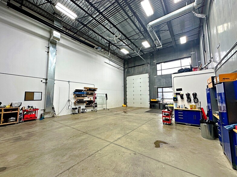 More Photos Of 400 Mackenzie Blvd, Fort McMurray Flex For Sale