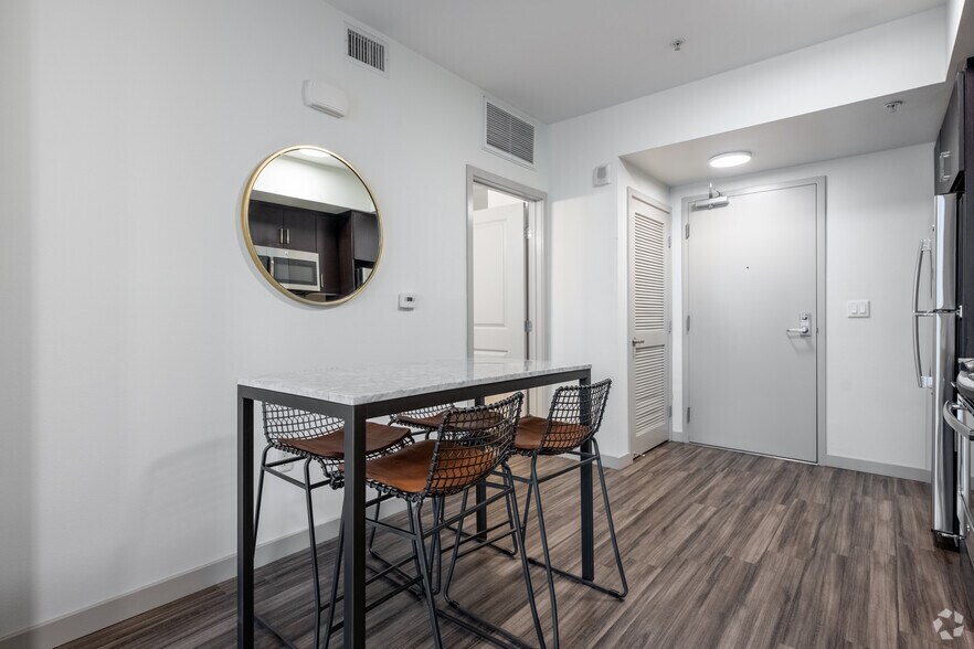 More Photos Of 1200 S Grand Ave, Los Angeles Apartments For Lease