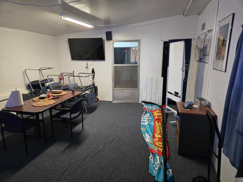 More Photos Of 16235 Foothill Blvd, Fontana Freestanding For Lease