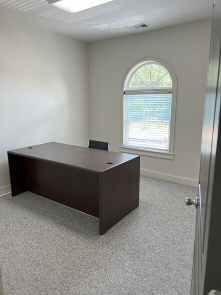 More Photos Of 4080 McGinnis Ferry Rd, Alpharetta Coworking Space