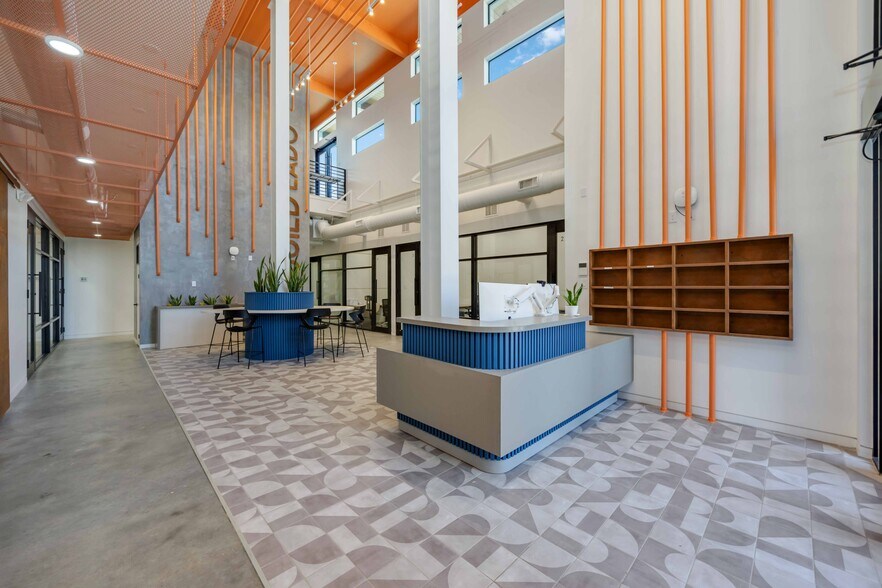 More Photos Of 5214 Harrisburg Blvd, Houston Office For Lease