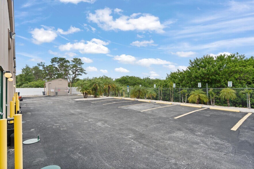 More Photos Of 743 Wesley Ave, Tarpon Springs Warehouse For Lease