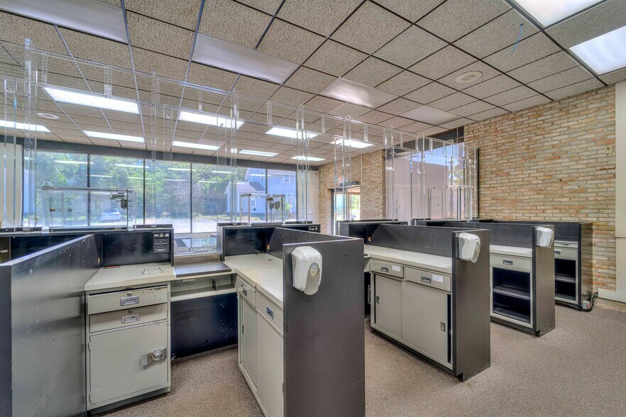 More Photos Of 1217 Greenwood Ave, Jackson General Retail For Sale